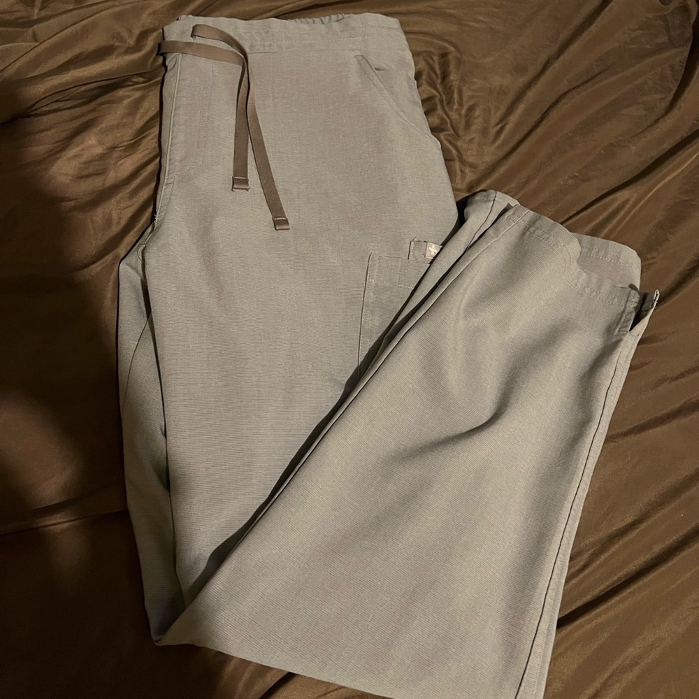 Figs scrubs
